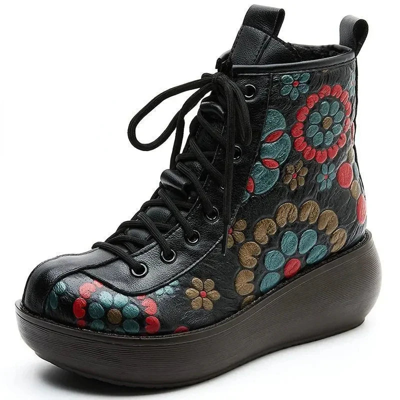 Leichte Stiefel im Ethno-Stil für Damen