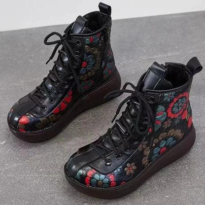 Leichte Stiefel im Ethno-Stil für Damen