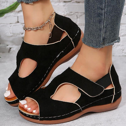 Stylische orthopädische Damenschuhe mit niedrigem Absatz – Moosty