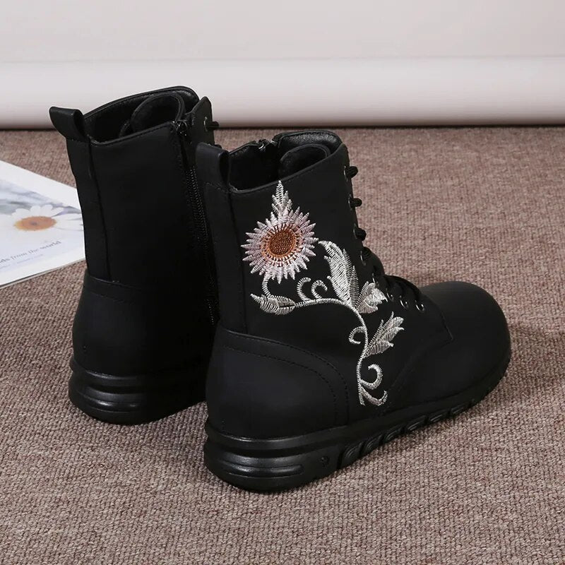 Elegante Damenstiefel mit Sonnenblumen-Motiv