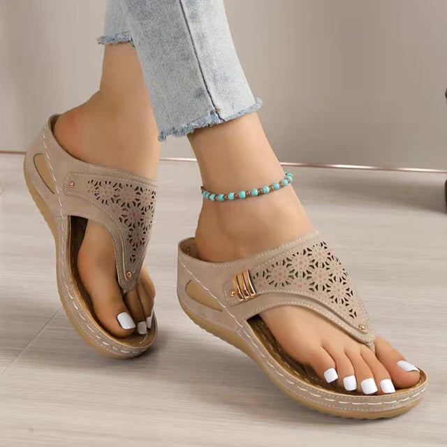 Elegante Damensommer-Sandalen mit niedrigem Absatz – Retra