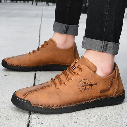 Handgefertigte Leder-Loafer für Herren