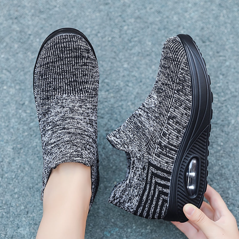 Luftige, orthopädische Sportschuhe für Damen mit rutschfester Gummisohle