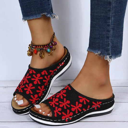 Bequeme und stilvolle orthopädische Sandalen von Flora