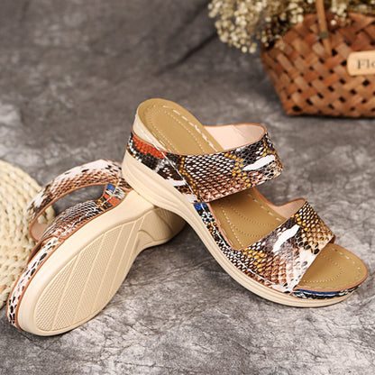 Stylische und bequeme orthopädische Sandalen von Lola