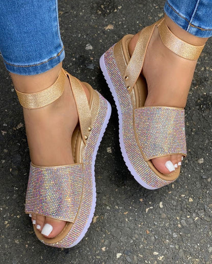 Bequeme Keilsandalen