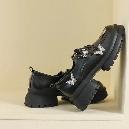 Elegante Damen-Mokassins mit orthopädischem Komfort und stilvollen Schnürkeilen