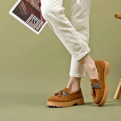 Orthopädischer Damen-Mokassin aus Wildleder mit Absatz