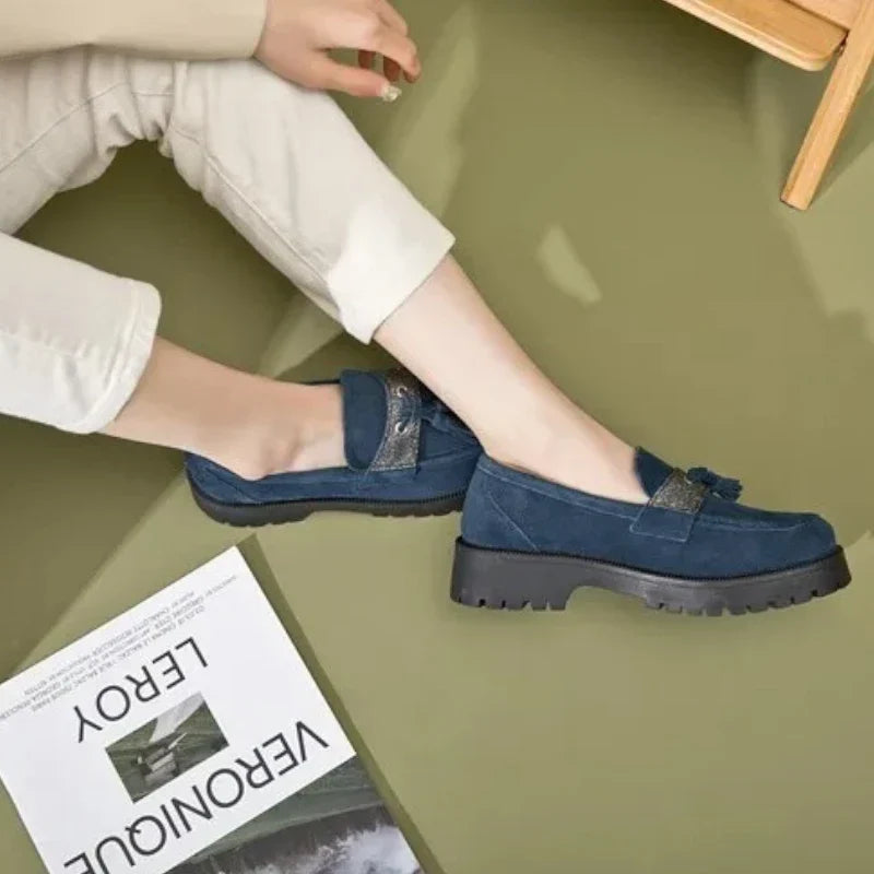 Orthopädischer Damen-Mokassin aus Wildleder mit Absatz