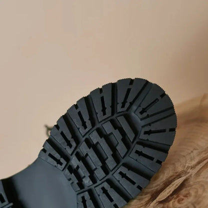 Elegante Damenmokassins aus luxuriösem Spaltleder mit praktischen Schnürsenkeln für optimalen Komfort