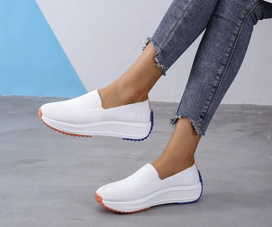 Stylische orthopädische Damenmokassins mit Komfort-Keilsohle