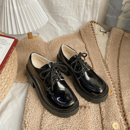 Elegante Damenmokassin mit komfortablem Schnürabsatz für optimalen Tragekomfort