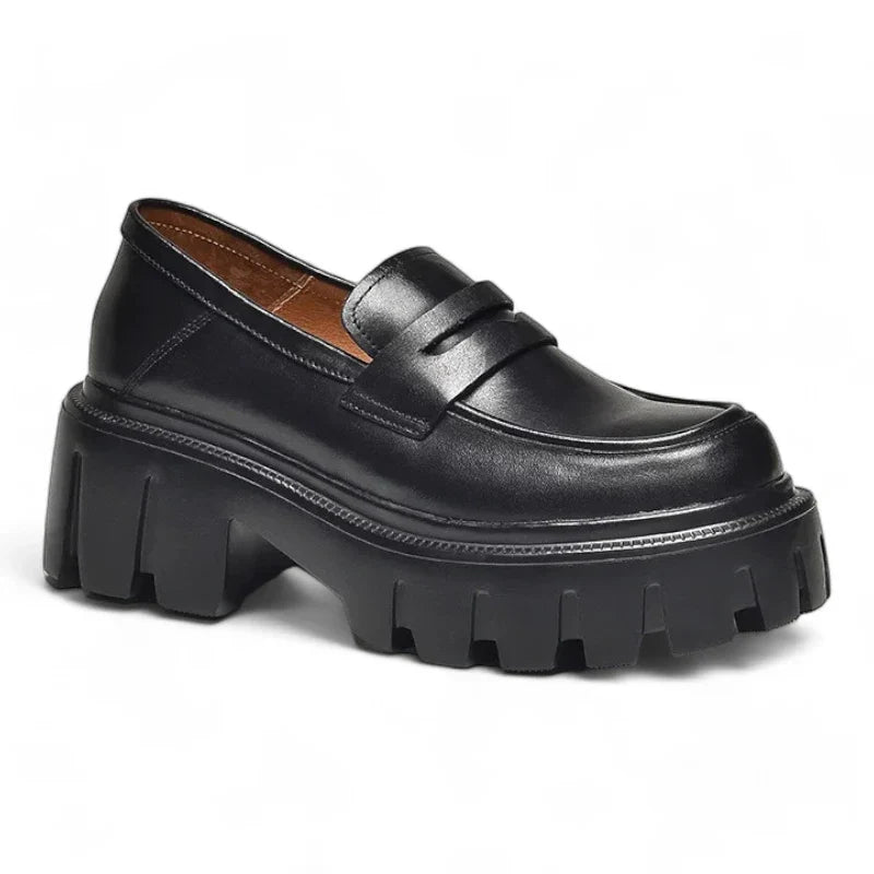 Elegante Damenschuhe mit orthopädischem Komfort und stilvollen Lederkeilen