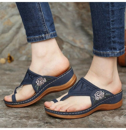 Orthopädische Damensandalen mit Blumenstickerei