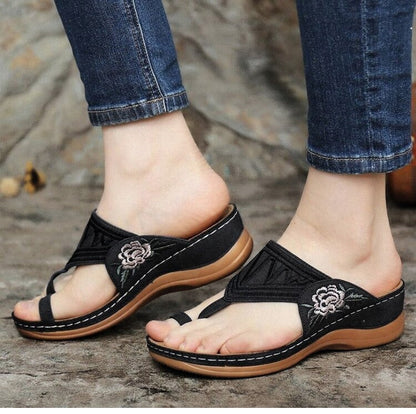 Orthopädische Damensandalen mit Blumenstickerei