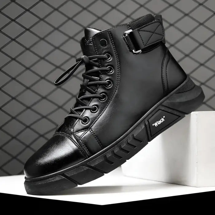 Bequeme Hochschnitt-Herrenschuhe mit orthopädischem Design in elegantem Schwarz